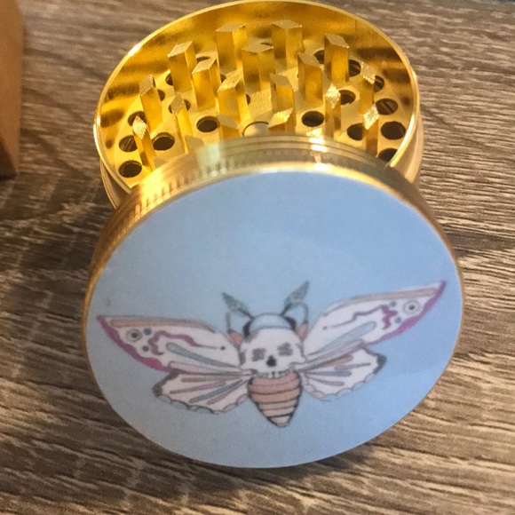 Moth Grinder 💙 - Picture 2 of 5